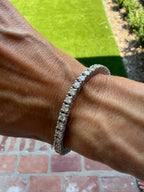 Round Brilliant Cut Diamond Tennis Bracelet in 18K White Gold