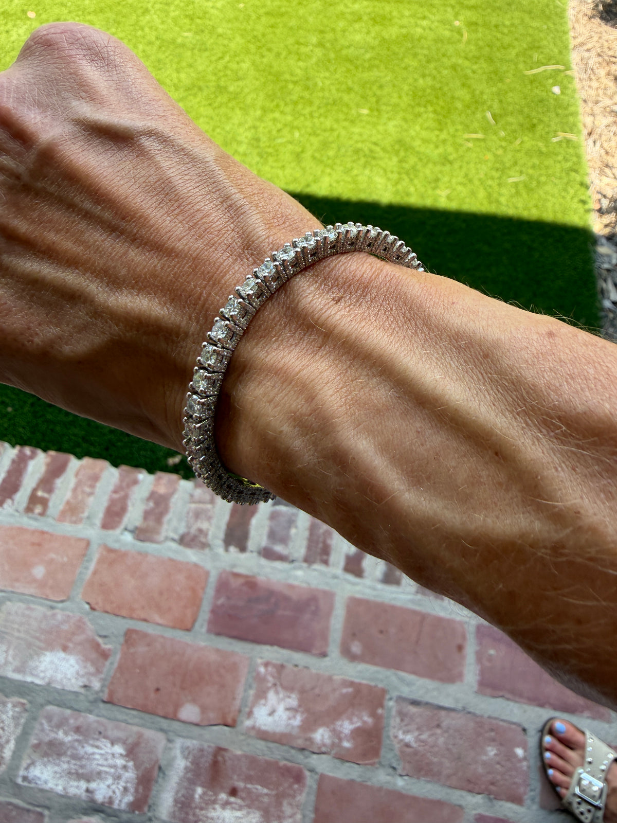 Round Brilliant Cut Diamond Tennis Bracelet in 18K White Gold