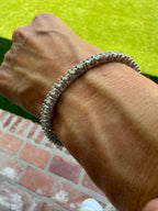 Round Brilliant Cut Diamond Tennis Bracelet in 18K White Gold