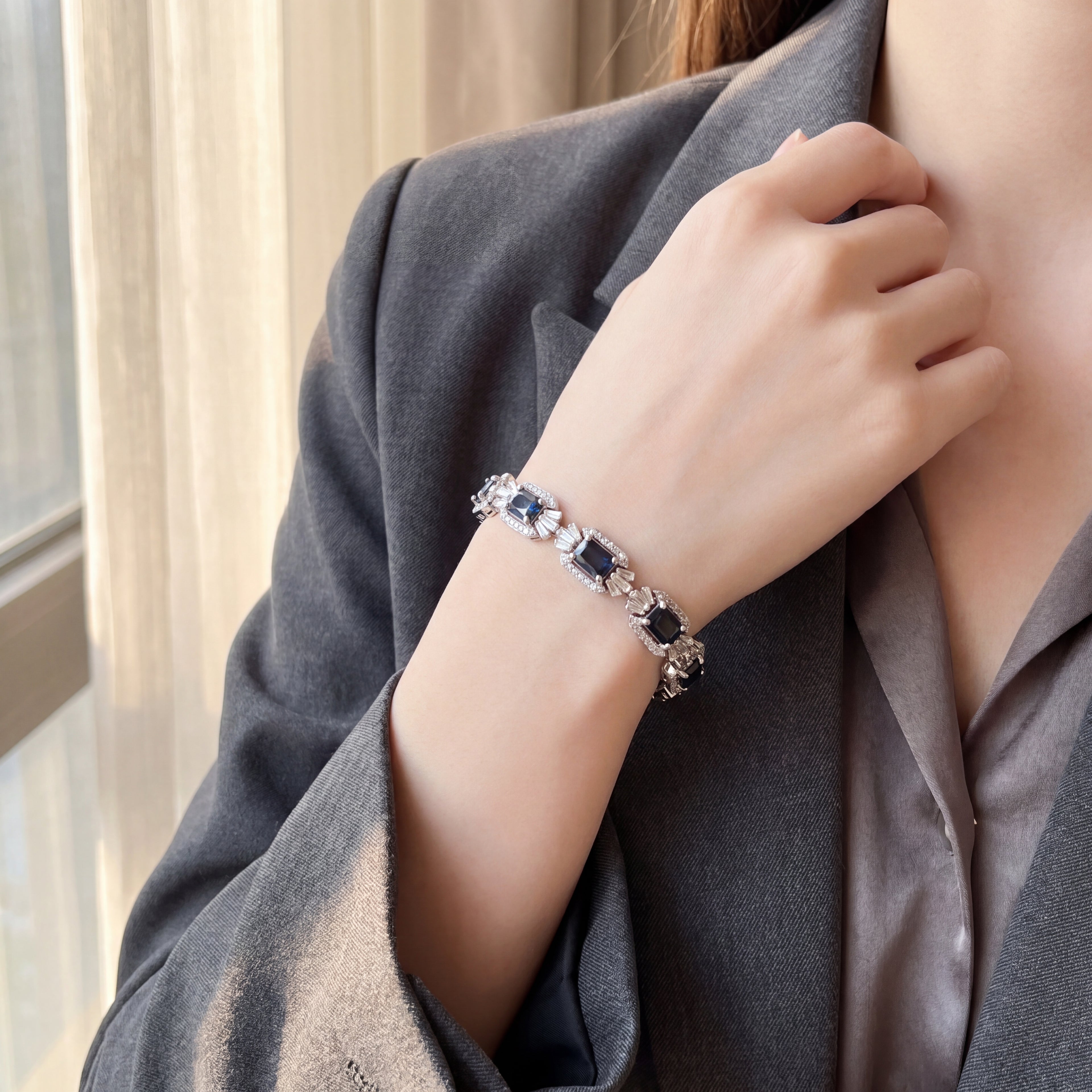 18K White Gold Deep Blue Sapphire Halo Link Convertible Necklace/Bracelet