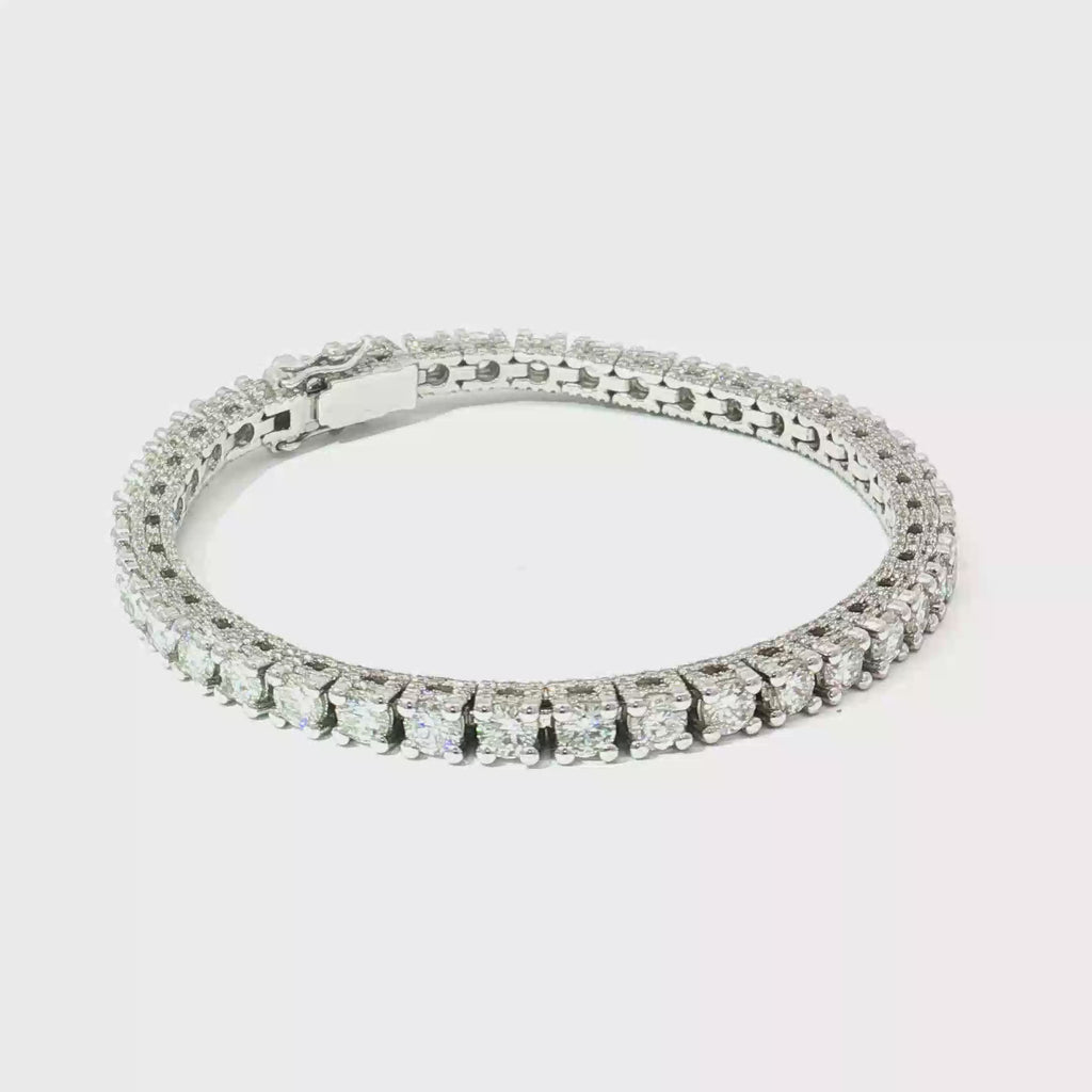 Round Brilliant Cut Diamond Tennis Bracelet in 18K White Gold